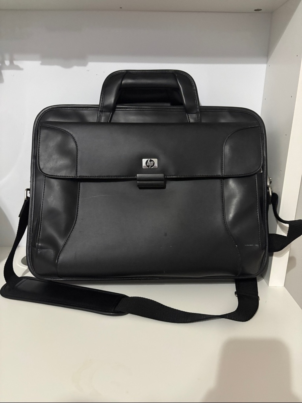 HP Black Leather Laptop Messenger Briefcase with Shoulder Strap